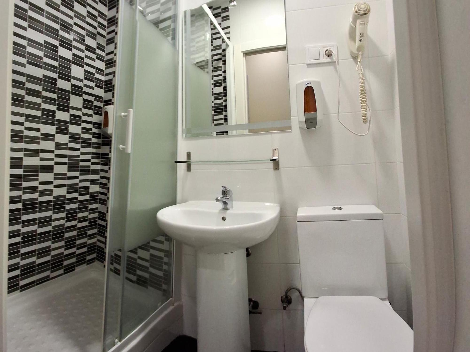 Hotel Ch Cruz Madrid Extérieur photo