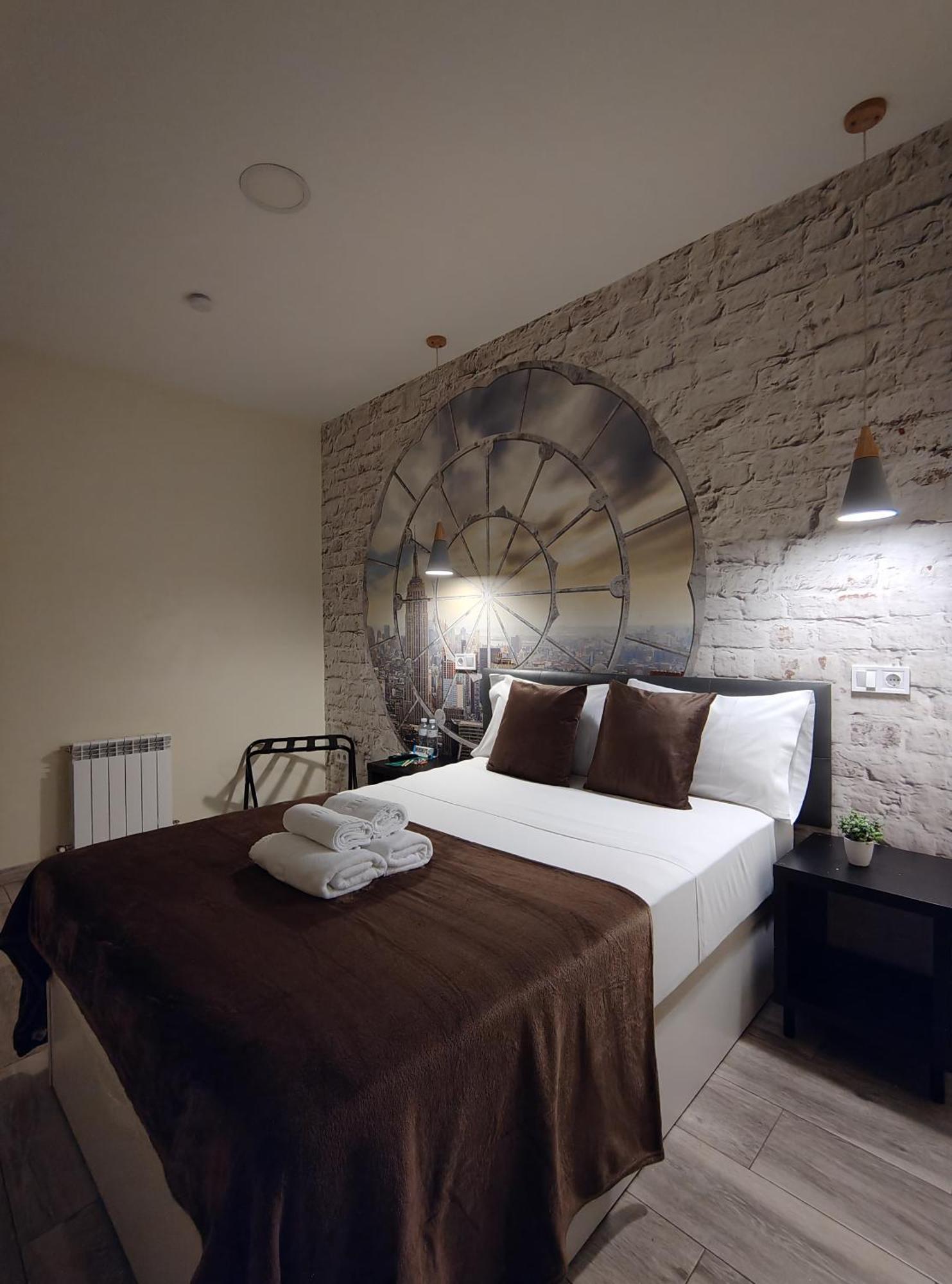 Hotel Ch Cruz Madrid Extérieur photo