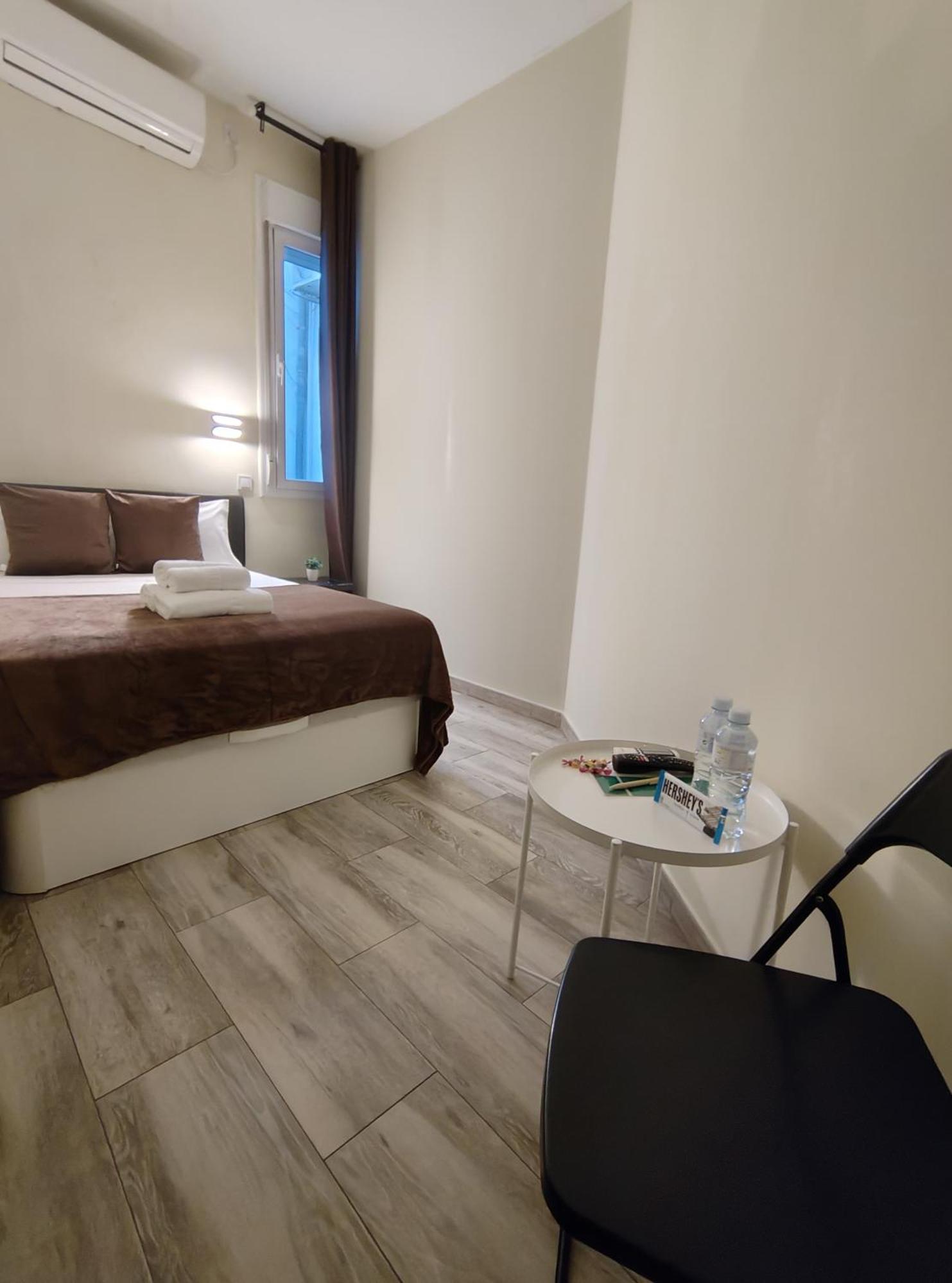 Hotel Ch Cruz Madrid Extérieur photo