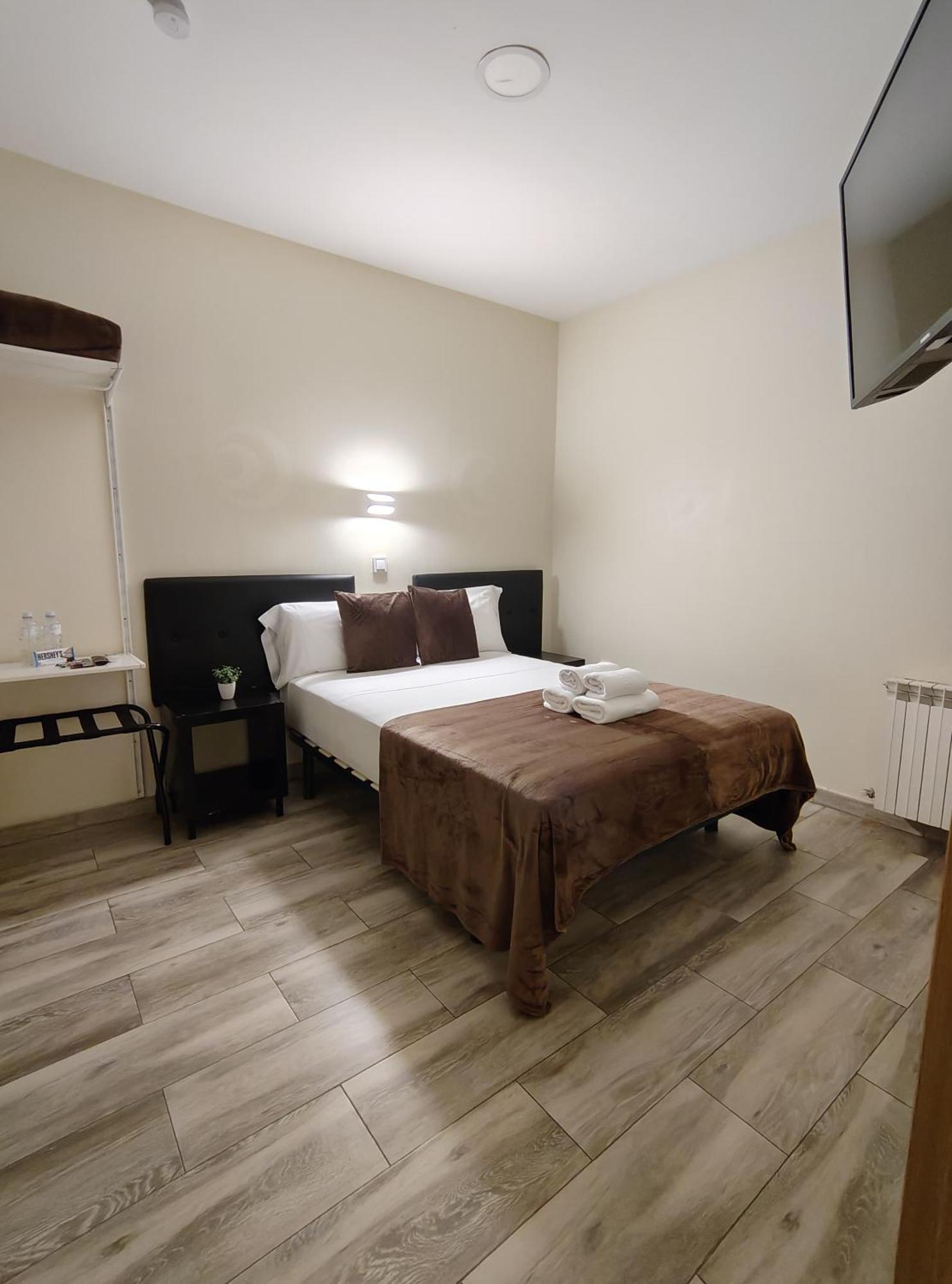 Hotel Ch Cruz Madrid Extérieur photo