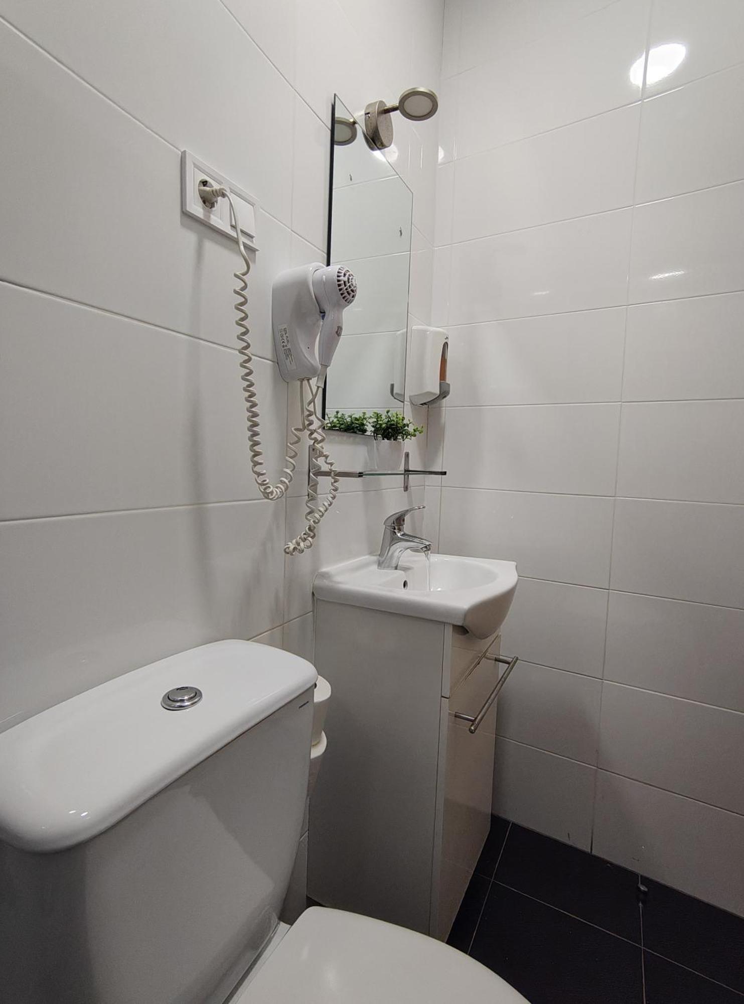 Hotel Ch Cruz Madrid Extérieur photo