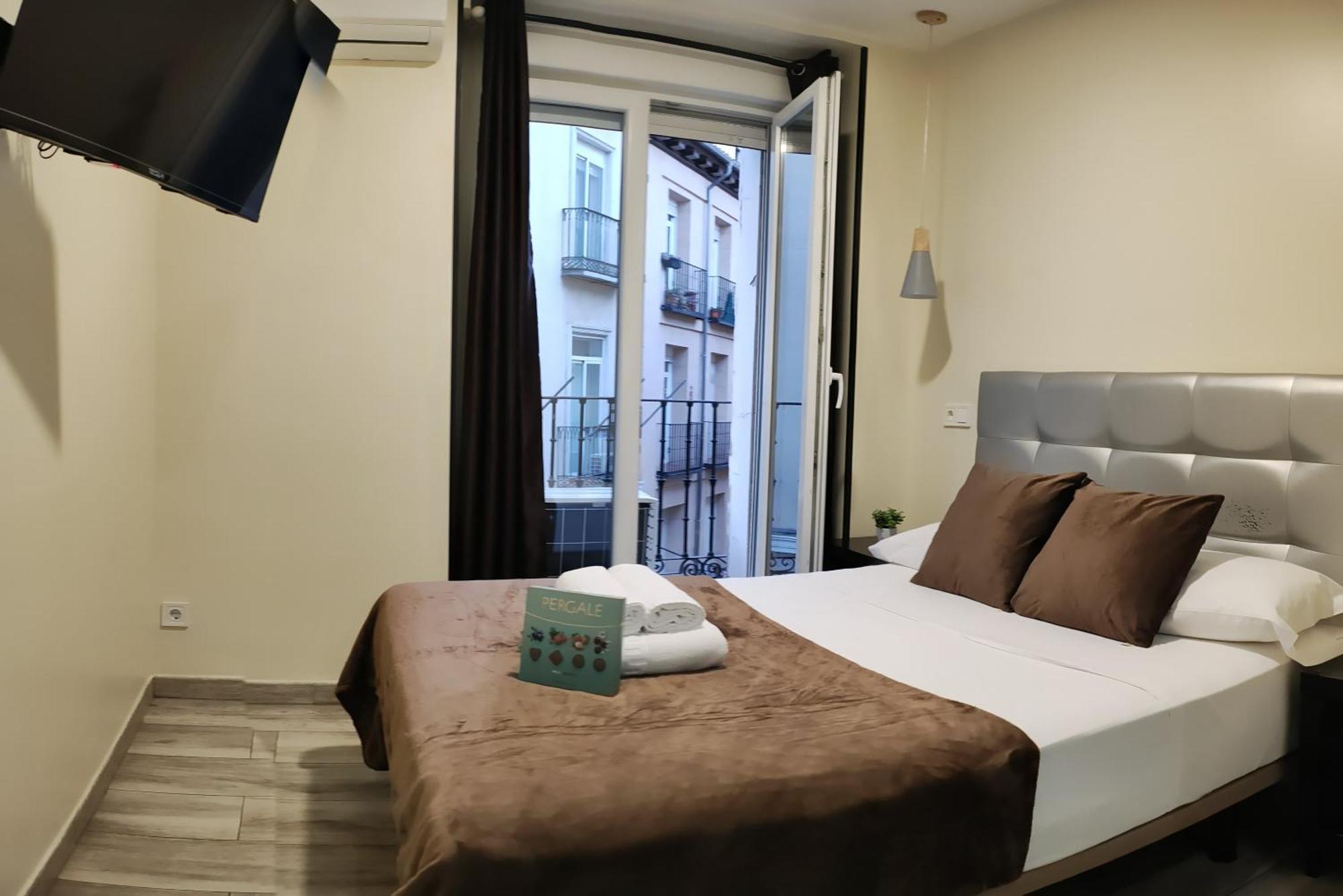 Hotel Ch Cruz Madrid Extérieur photo