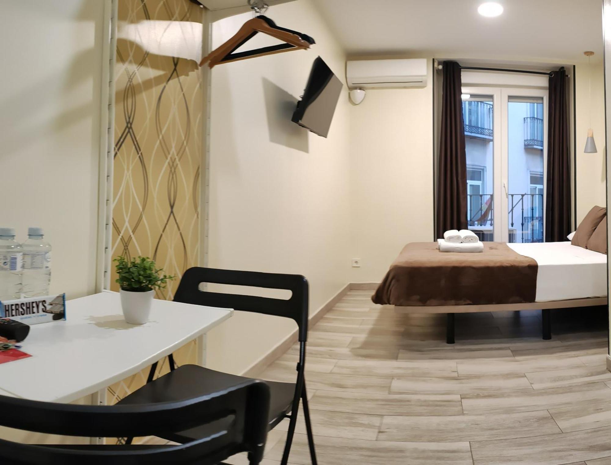 Hotel Ch Cruz Madrid Extérieur photo